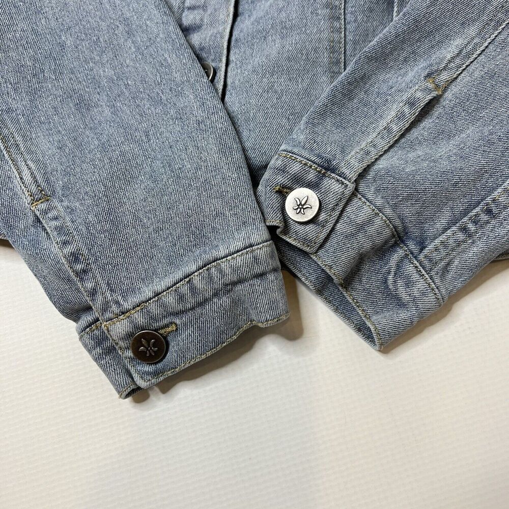 Lauriebelles Chelsea DeBoer by Lily & Lottie Light Wash Jean Jacket Size Small - Picture 4 of 11